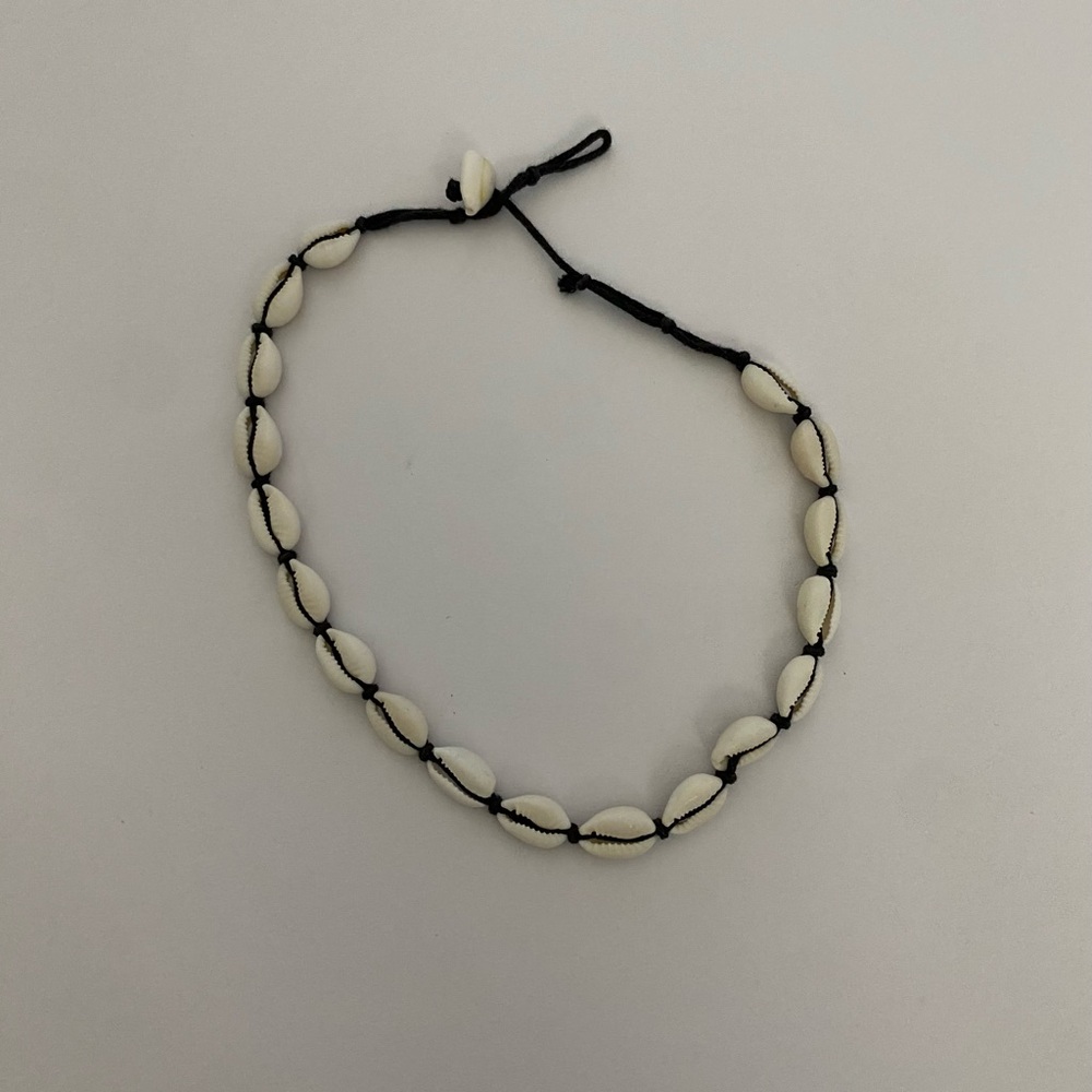 shell choker necklace